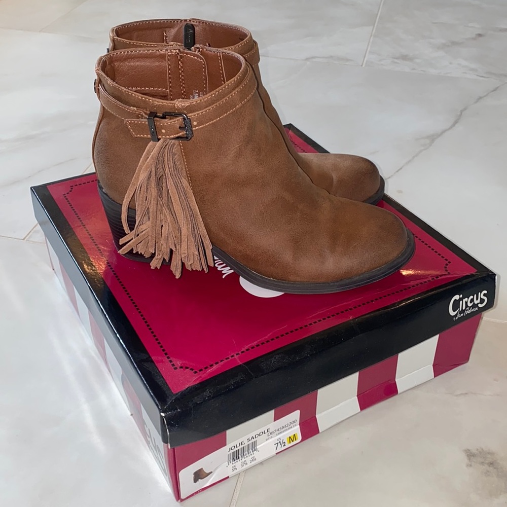 Circus by Sam Edelman Jolie Boots 7.5 M